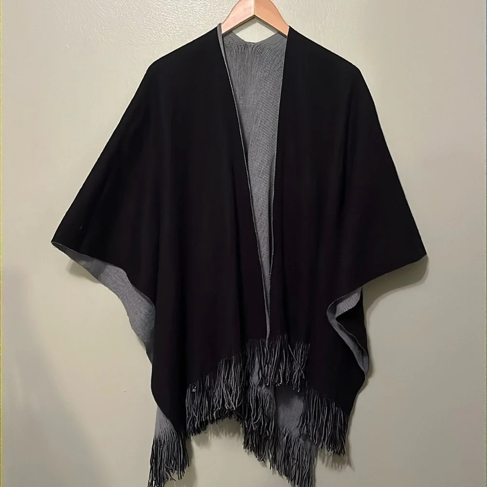 Ruana Wrap Reversible black and gray with fringes womens one size